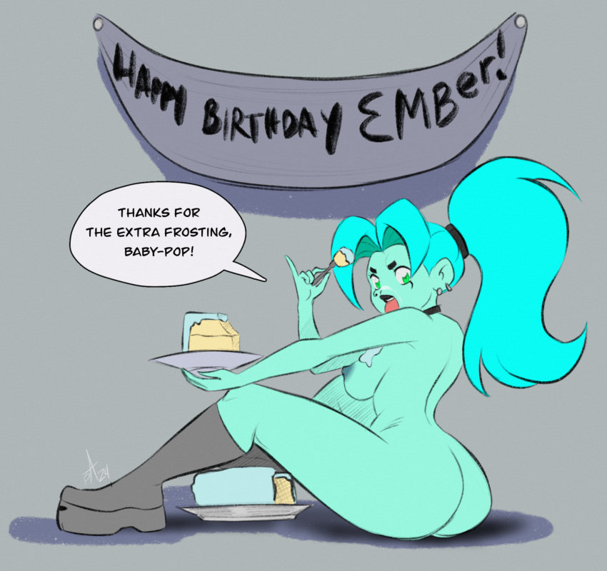 bunda banner botas seios bolo cake_slice gargantilha comissão Commissioner_upload cum_on_face danny_phantom brinco ember_mclain glacê glacê_on_breasts fantasma ghost_girl green_eyes olhando_para o visualizador olhando_para trás rabo de cavalo nu brincalhão brincalhão_(artista) discurso_bolha língua língua_para fora